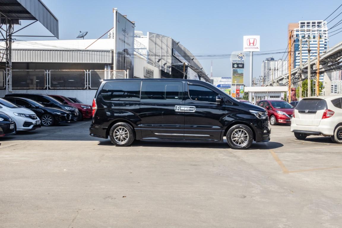 Hyundai H1 2.5 Deluxe 2021 *SK2103*